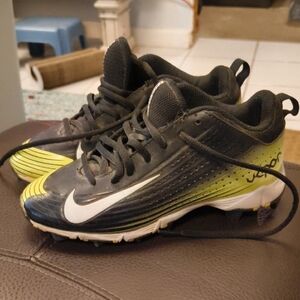 Nike Kids Black and Yellow Gradient Sneakers